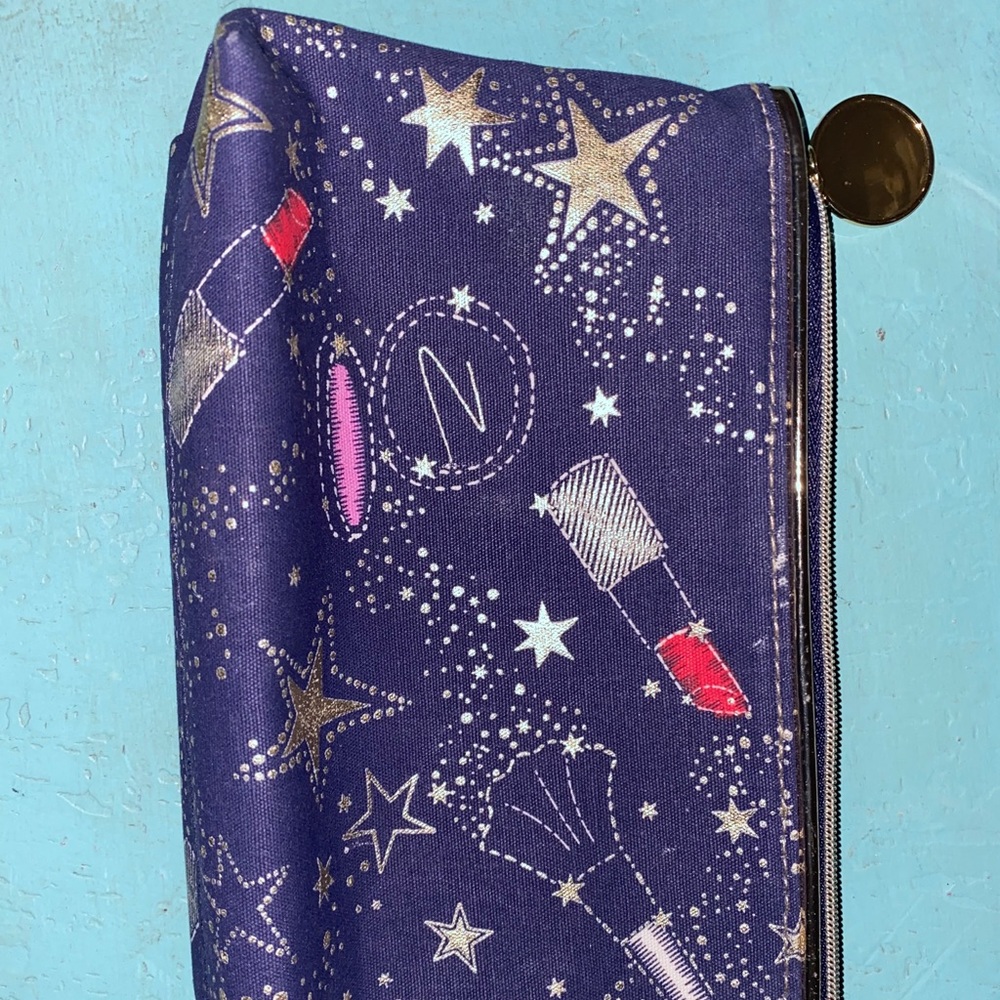 Estee Lauder makeup bag